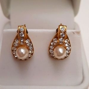 Vintage faux pearl earrings